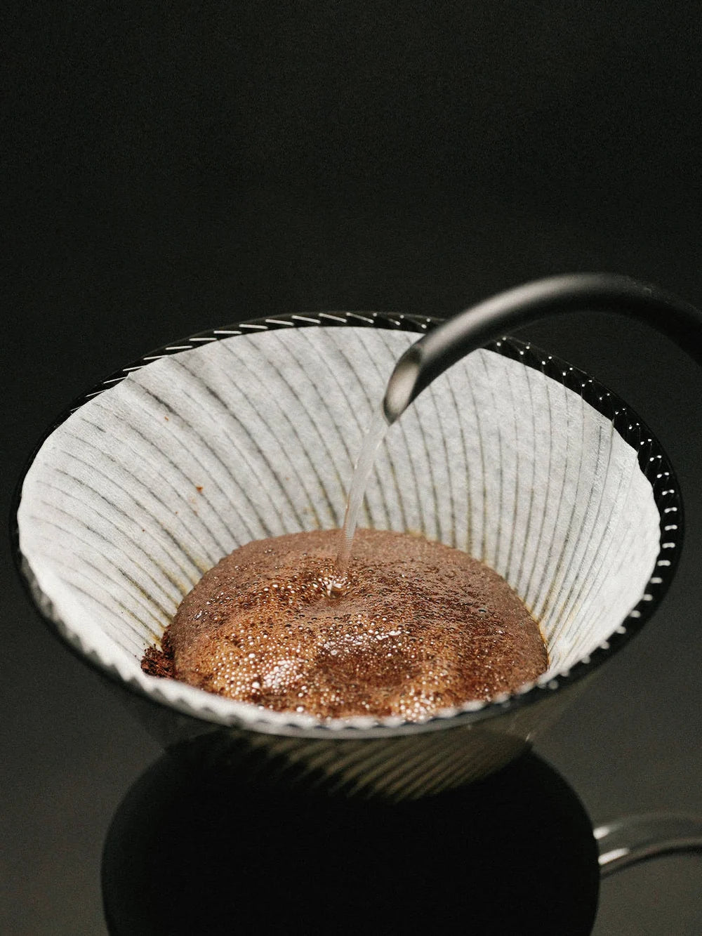 V60-02 NEO Dripper in Tritan, Hario
